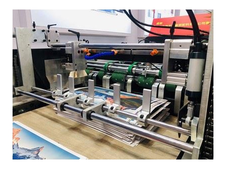 ماكينة الطباعة الآلية بتقنية الأشعة فوق البنفسجية UV، SGZ-II-1200 (طابعات UV) 				   Automatic UV Coating Machine