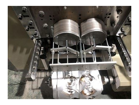 ماكينة التقطيع بالقوالب لأغطية الألومنيوم ذات الدقة العالية (معدة التقطيع IML)، MQGB-B 				   High Precision Aluminum Lids Die Cut Punching Machine (IML Puncher)