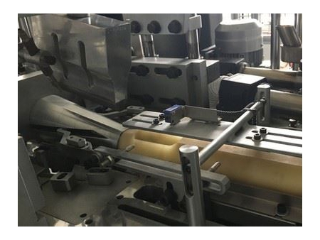 ماكينة تشكيل الأكواب الورقية ذات السرعة العالية، JBZ-122D 				   High Speed Paper Cup Forming Machine