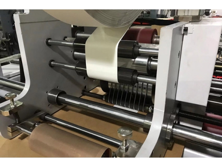 ماكينة تصنيع أكياس ورقية ذات قاعدة مربعة   XKFD-330D