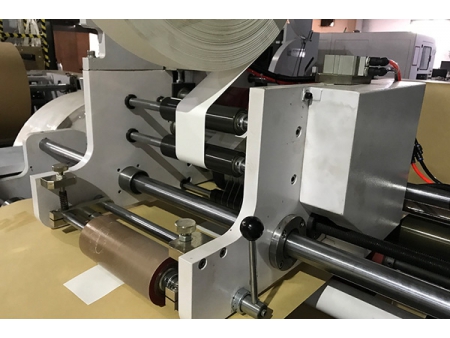 ماكينة تصنيع أكياس ورقية ذات قاعدة مربعة   XKFD-330D