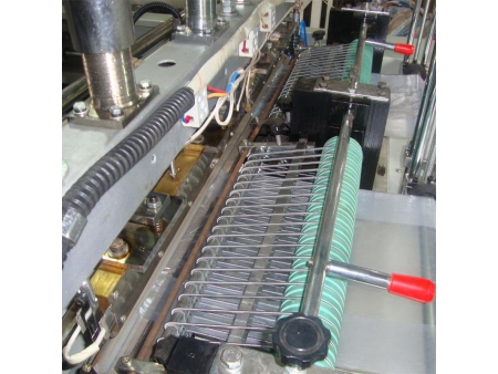 ماكينة تصنيع أكياس التسوق تي شيرت الأوتوماتيكية بالكامل، 120 كيس/ دقيقة × 2 Fully Automatic T-Shirt Bag Making Machine