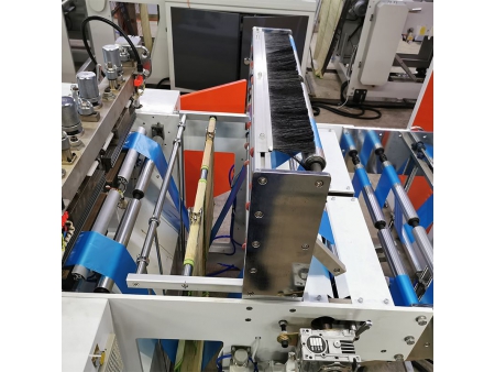 ماكينة إنتاج أكياس قمامة على لفة بخط مزدوج  Automatic Double Line Garbage Bag on Roll Making Machine