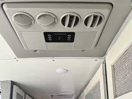 مكيف هواء في سقف الشاحنة  (DC 12V)  Rooftop Truck Air Conditioner
