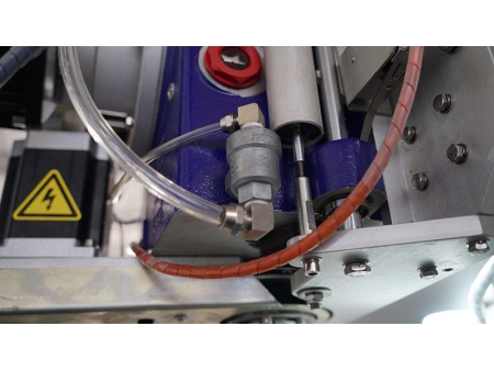 ماكينة CNC لقطع الفوم، HV6 (آلة CNC للقطع المحيطي للفوم بشفرة قطع أفقية ورأسية)