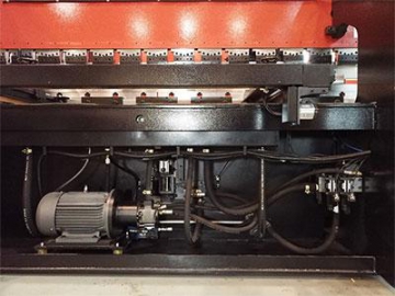 ثناية صاج هيدروليك، طعاجة صاج  Hydraulic Press Brake/Sheet Metal Press Brake