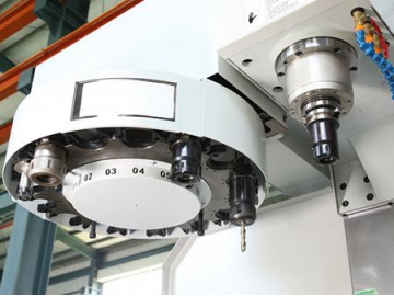 ماكينة فريزة CNC (خدمة خفيفة)  CNC Milling Machine