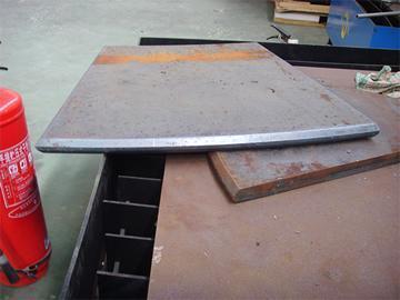 ماكينة القطع المنحني للألواح الفولاذية (صاج)