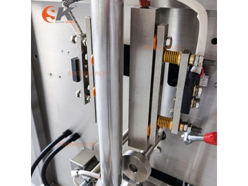 ماكينة تعبئة وتغليف رأسية نظام حجمي لتعبئة منتجات البودرة    Vertical Form Fill Seal Machine with Auger Filler