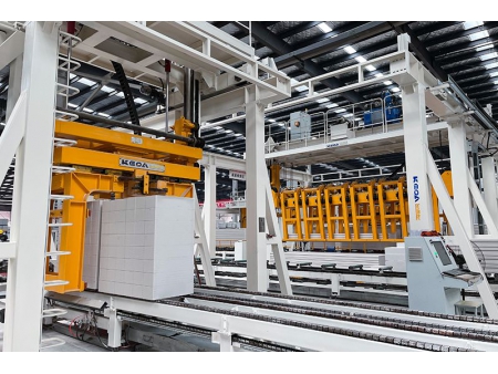 قسم تعبئة وتغليف آلي للخرسانة الخلوية المشبعة (AAC)  Fully Automatic AAC Packing Section