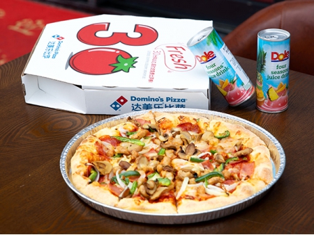 حافظة الطعام شكل مربع مع غطاء (حاوية حفظ الطعام/ علبة من القصدير لحفظ الأطعمة مع غطاء) Square Sealable Aluminum Foil Container