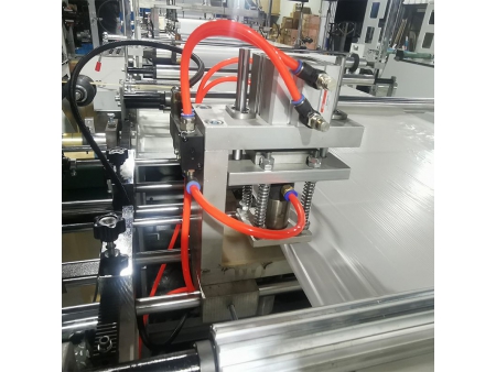 ماكينة إنتاج أكياس قمامة قوية أوتوماتيكية Automatic Ribbon-Through Garbage Bag Making Machine