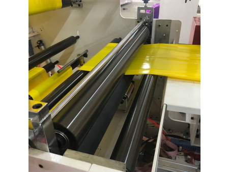 ماكينة أوتوماتيكية لصنع أكياس تسوق بلاستيكية مع مقبض حلقة Automatic Side Seal Loop Handle Bag Making Machine