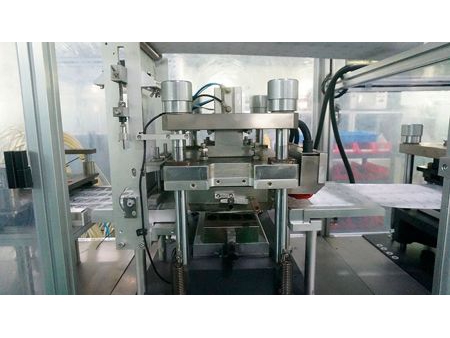 ماكينة أوتوماتيكية لتعبئة وتغليف الجيلي والأمبولات عالية السرعة، سلسلة DC-688 High Speed Blister Packaging Machine