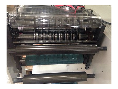 ماكينة قطع بالقوالب مع سليتر تقطيع للورق والملصقات Label and Paper Rotary Die Cutting and Slitting Machine