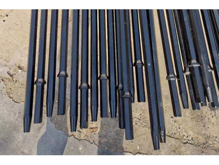 قضبان الحفر المدببة/ ريش حفر مدببة Tapered Drilling Tools