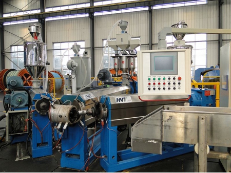 خط بثق العازل المتشابك للكابلات الكهربائية  Crosslinked Insulation Extrusion Line