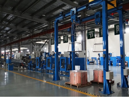 خط بثق عازل الأسلاك Tandem Extrusion Line