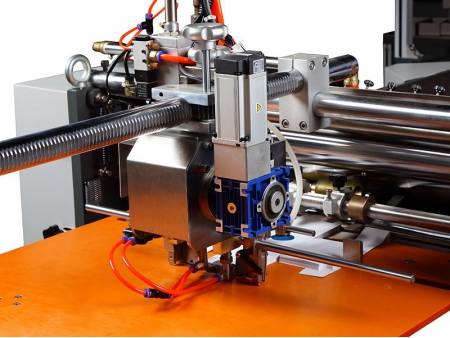 ماكينة تموضع بصري لتصنيع العلب الكرتونية متعددة الوظائف، LY-485C Fully Automatic Case Making and Lining Machine
