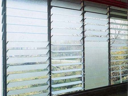 زجاج فتحات التهوية للمرافق والمنشئات (زجاج شبابيك ألوميتال مفصلية)
