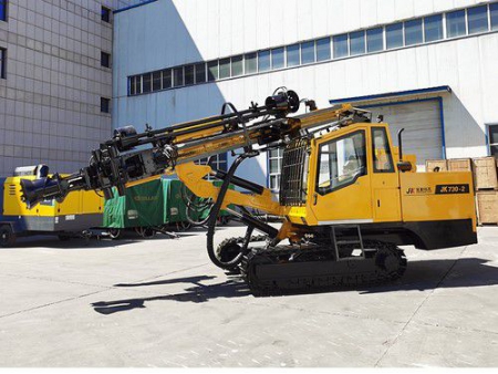 حفار هيدروليكي مجنزر/ جهاز الحفر الهيدروليكي مثبت على جنزير، سلسلة Automatic Crawler Mounted DTH Drilling Rig