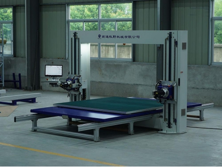 ماكينة CNC لقطع الفوم، H5S                     (آلة CNC للقطع المحيطي للفوم بشفرة قطع أفقية)