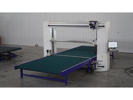 ماكينة CNC لقطع الفوم، V6 (آلة CNC للقطع المحيطي للفوم بشفرة قطع رأسية)