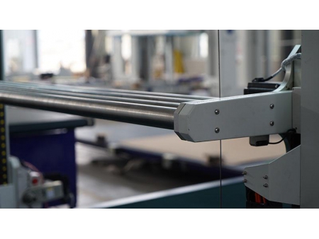 ماكينة CNC لقطع الفوم، V6 (آلة CNC للقطع المحيطي للفوم بشفرة قطع رأسية)