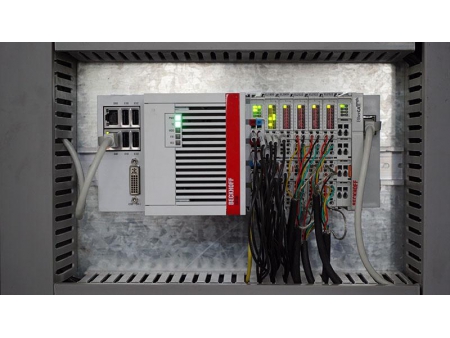 ماكينة CNC لقطع الفوم، V6 (آلة CNC للقطع المحيطي للفوم بشفرة قطع رأسية)
