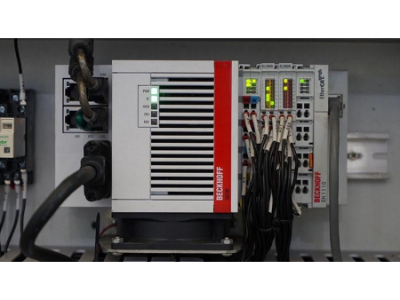 ماكينة CNC لقطع الفوم، GV6 (آلة CNC للقطع المحيطي للفوم بشفرة قطع رأسية)