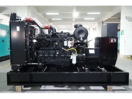 مولد كهرباء ديزل بمحرك أمريكي نوع كامينز (القدرة: من 250 إلى 500 كيلووات) 250kW-500kW Diesel Generator Set مولد كهرباء ديزل بمحرك أمريكي نوع كامينز (القدرة: من 250 إلى 500 كيلووات) 250kW-500kW Diesel Generator Set