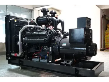 مولد كهرباء ديزل بمحرك صيني نوع SDEC (القدرة: من 600 إلى 1000 كيلووات) 600-1000kW Diesel Generator Set