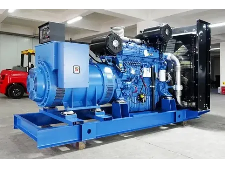 مولد كهرباء ديزل بمحرك صيني نوع يوشاي (القدرة: من 700 إلى 1000 كيلووات) 700kW-1000kW Diesel Generator Set