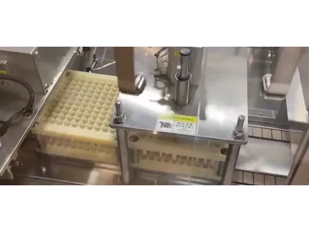 ماكينة تحميل آلي لأنابيب الاختبار