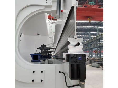 ماكينة ثني ألواح معدنية هيدروليكية  2-WF(D)67K CNC  CNC Controlled Hydraulic Press Brake