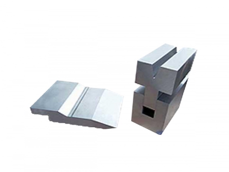 قوالب ماكينة ثني الألواح المعدنية Press Brake Tooling