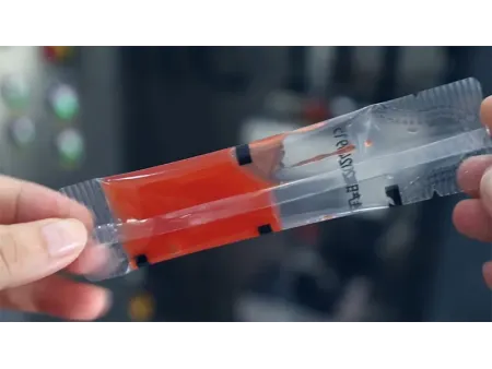 ماكينة تعبئة وتغليف المواد السائلة في أكياس  Liquid Packaging Machine
