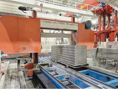 قاطعة أفقية ثنائية المسار مع هيكل جسري لقطع الكتل والألواح الخرسانية Double-Track Gantry Horizontal Concrete Cutter