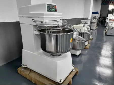عجانة كهربائية حلزونية بسرعتين Double Speed Spiral Mixer