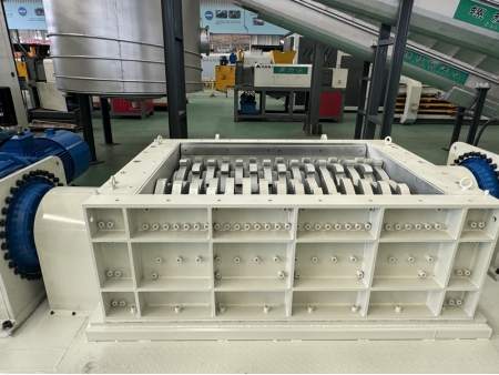 فرامة تقطيع ثنائية المحور Double-Shaft Shear Shredder