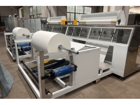 خط إنتاج مناديل مبللة (مع حدة الطي والترطيب والتكديس والتغليف)، سلسلة Fully Automatic Wet Wipes Folding Converting Machine