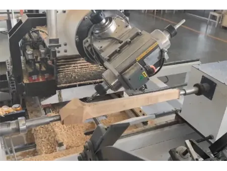 مخرطة خشب ذكية CNCذات خمسة محاور (لأعمال النجارة)، ماكينة خراطة خشب CNC (لتنفيذ عمليات التحويل، التفريز، النقش، الحفر، والقطع على الخشب الصلب بدقة عالية وكفاءة إنتاجية)  5 Axis CNC Wood Lathe
