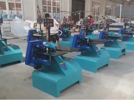 ماكينة معالجة القضبان الخشبية المربعة وتحويلها إلى دائرية Round Rod Milling Machine ماكينة معالجة القضبان الخشبية المربعة وتحويلها إلى دائرية Round Rod Milling Machine