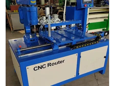 ماكينة CNC للحفر والتفريز والتثقيب على الأرجل الخشبية (للتفريز، الحفر، التثقيب، والربط للأرجل الخشبية للكراسي في دورة عمل واحدة) CNC Milling Drilling Tapping Machine