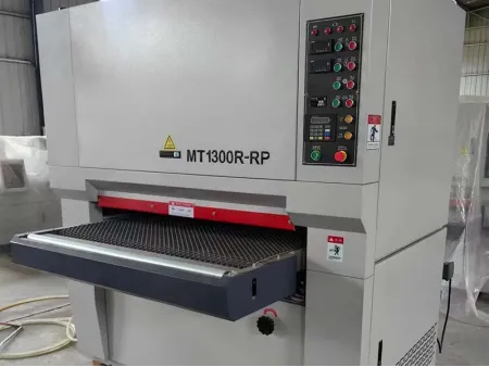 ماكينة التسوية والصنفرة في نظام واحد (صنفرة وتنعيم باستخدام ورق / شريط صنفرة عريض) Planer Sander