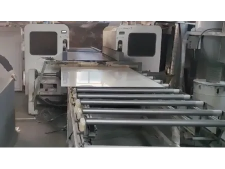 ماكينة تفريز حواف ألواح جدران خشب بنظام CNC (من جانبين)  CNC Wall Panel Edge Slotting Machine (Double Side)
