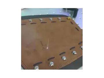 ماكينة وسم ليزر الأشعة فوق البنفسجية بتصميم مكتبي مدمج (تصميم طاولة عمل مكتبية)