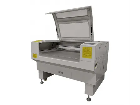 ماكينة القطع بالليزر بأنبوب معدني بغاز ثاني أكسيد الكربون CO₂ Metal Tube Laser Cutting Machine