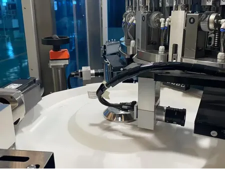 جهاز فحص أمبولات بلاستيك معبئة بتقنية النفخ والملء والإغلاق