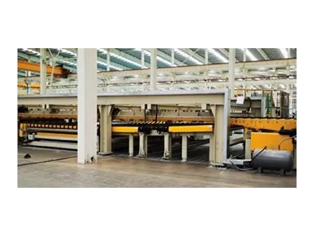 سيور ناقلة أسطوانية للألواح الزجاجية (لنقل الألواح الزجاجية بين محطات المعالجة) Glass Roller Conveyor